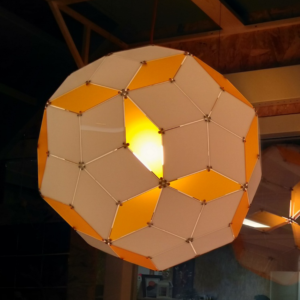 Rhombisch Enneacontrahedron